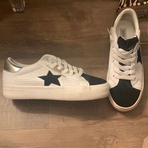 Steve Madden black and white star sneakers
